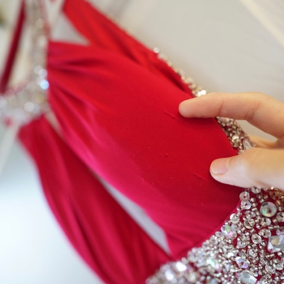 Beautiful Red Prom Dress!! - Picture 5 of 9